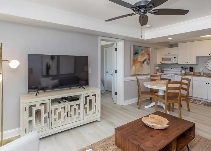 Summerhouse Villas Condo: Private Resort Beach!